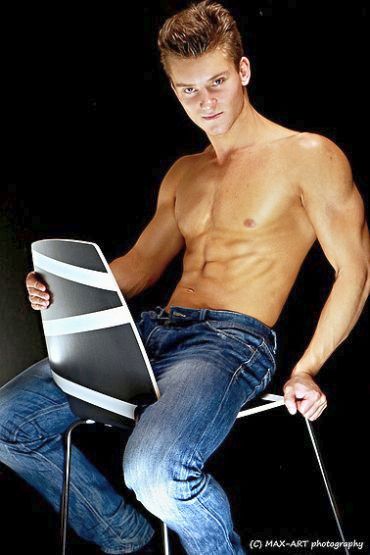 Stripper-Cottbus-02.jpg